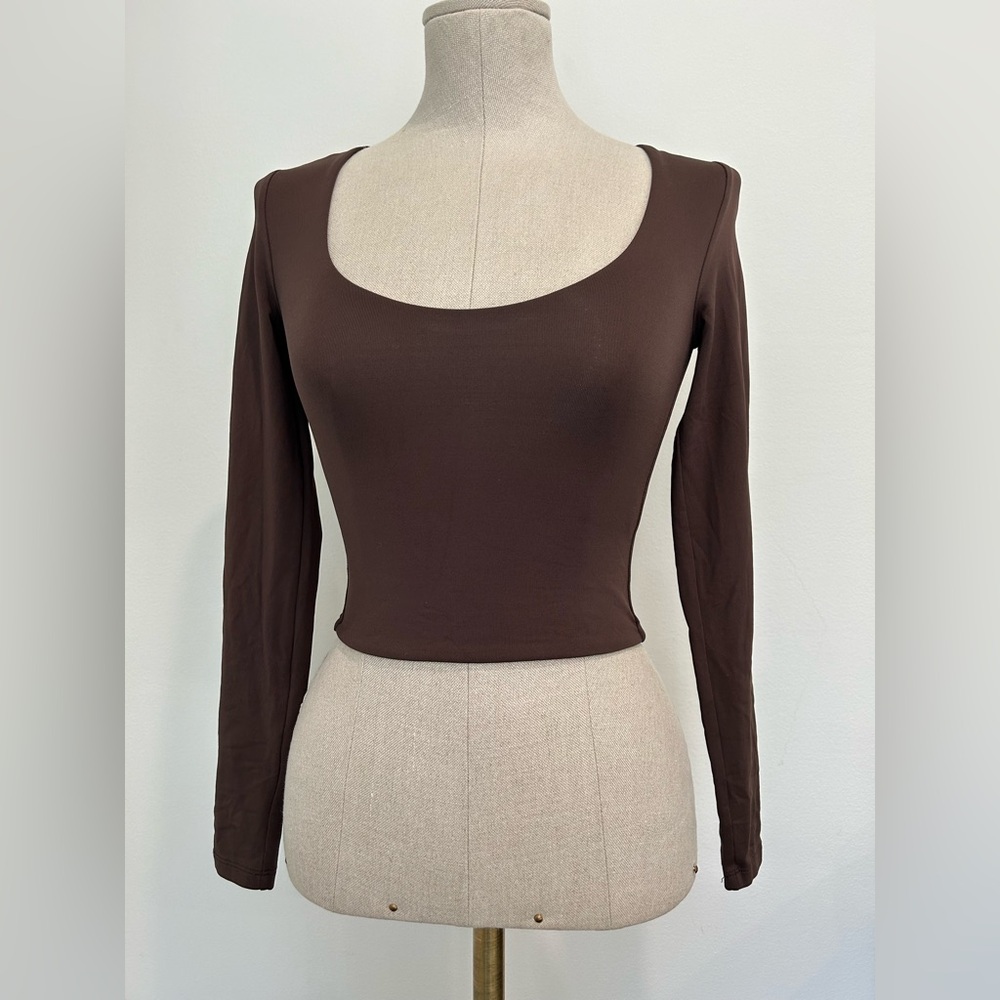 BABATON - Contour Long Sleeve Crop Deep Scoop Neckline Top Size 2XS